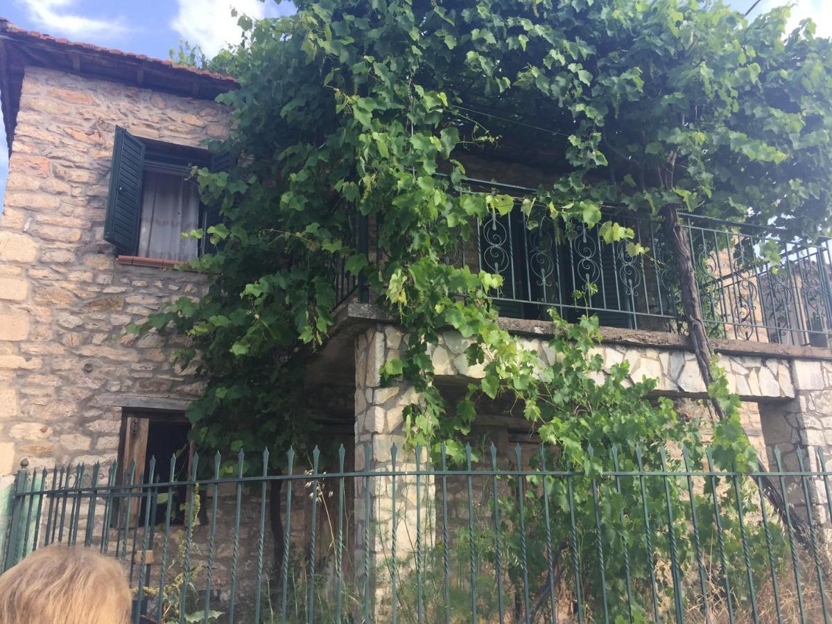 Kesemi Apartamento Kalavryta Exterior foto